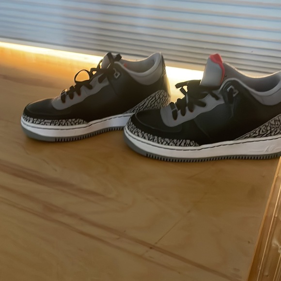 Jordan retro 3 OG. Size 6 youth. Black Red, cement - Picture 4 of 6